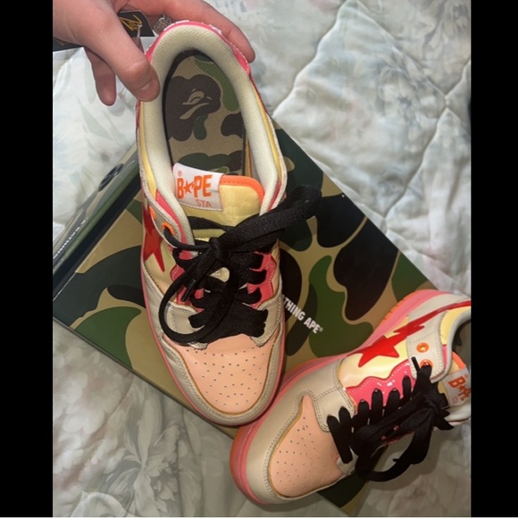 WORN TWICE AUTHETIC BAPE SHOES - Picture 5 of 11